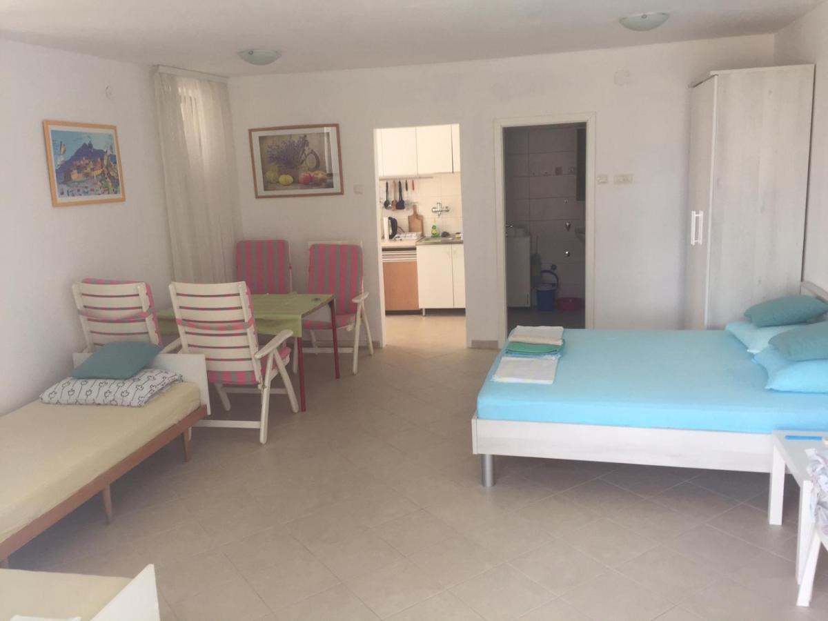 Apartment Perla - 150M From The Sea Novi Vinodolski Eksteriør bilde